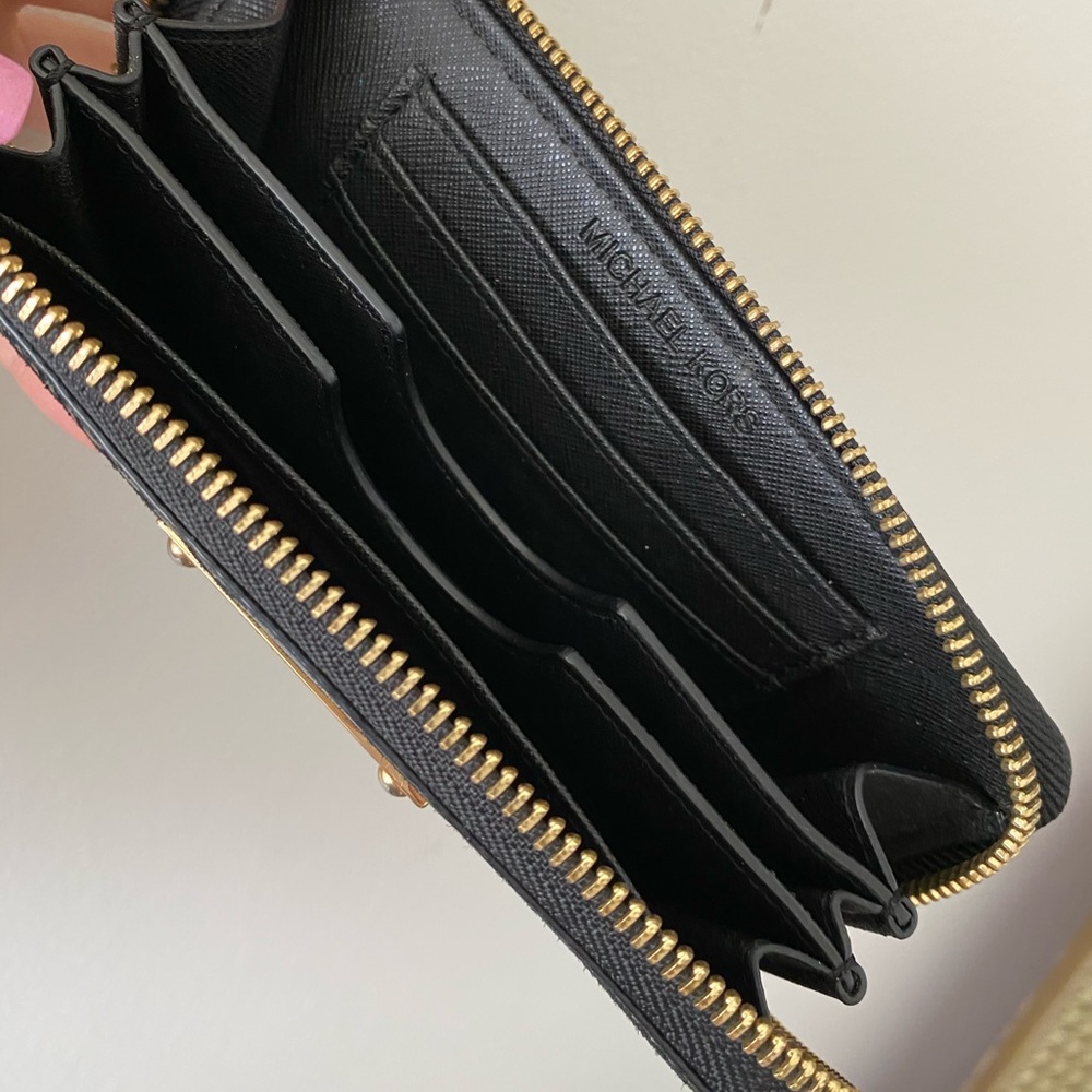 Black Michael Kors faux snakeskin clutch - Picture 3 of 4